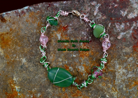 green_quartz_and_murano_glass_bracelet.jpg