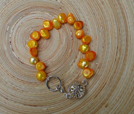 sunflower_freshwater_pearl_bracelet.jpg