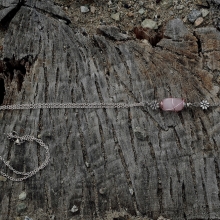 rose_quartz_pendant_1.jpg