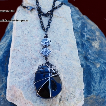 black_agate_and_durzy_pendant.jpg